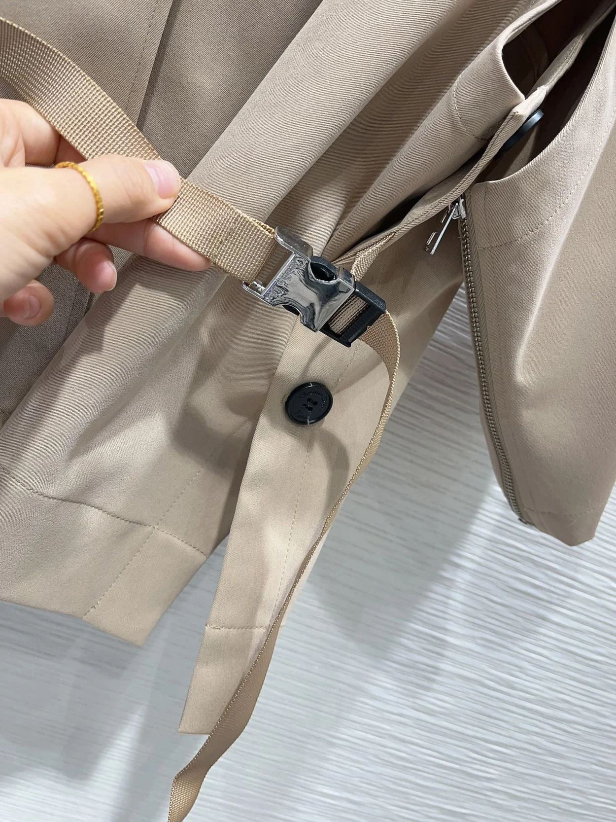 디올 케이프-이펙트 피코트 베이지