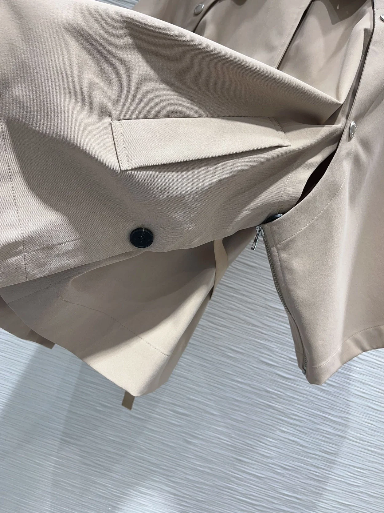 디올 케이프-이펙트 피코트 베이지