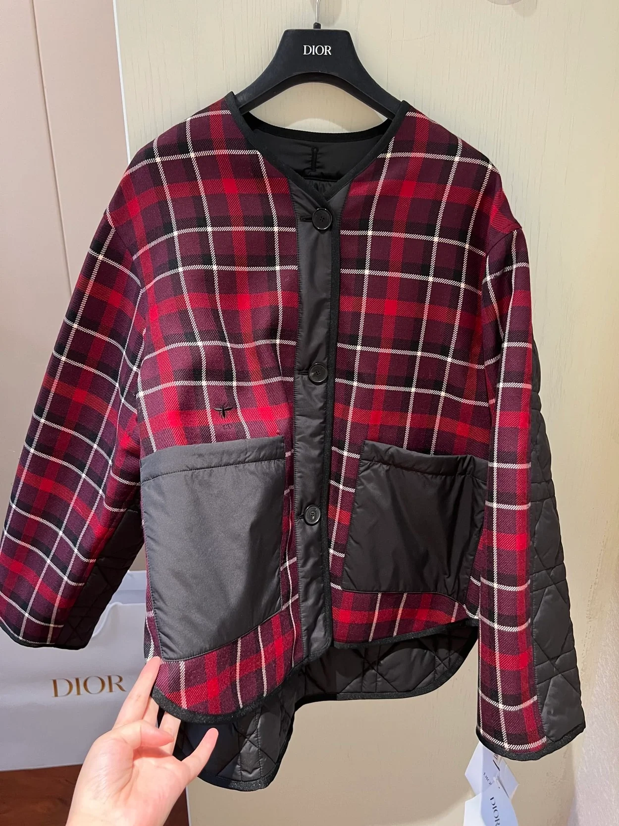 디올 매크로까나쥬 패널링 피코트