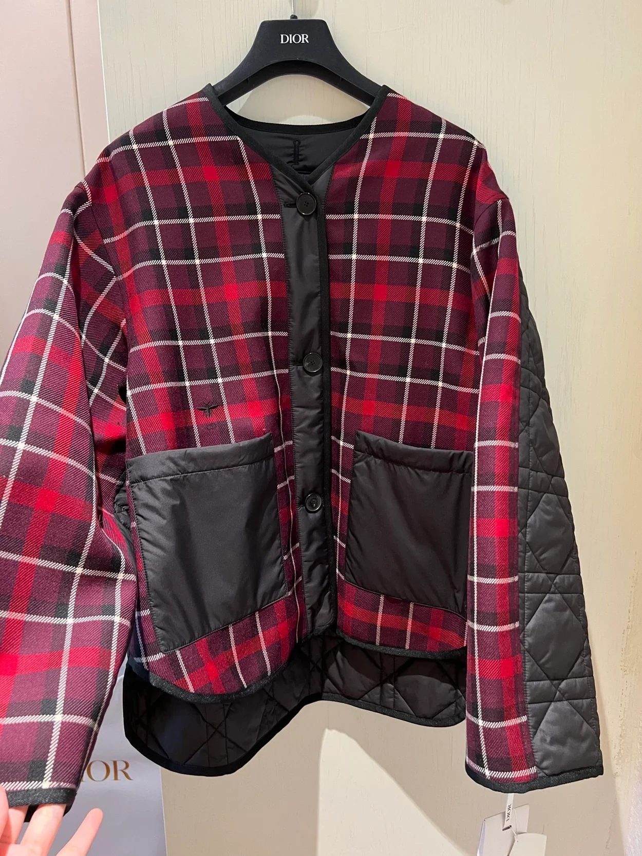 디올 매크로까나쥬 패널링 피코트