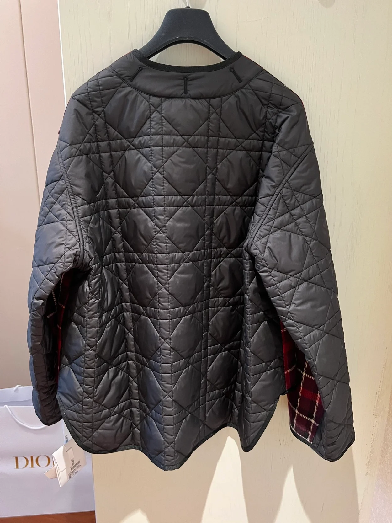 디올 매크로까나쥬 패널링 피코트