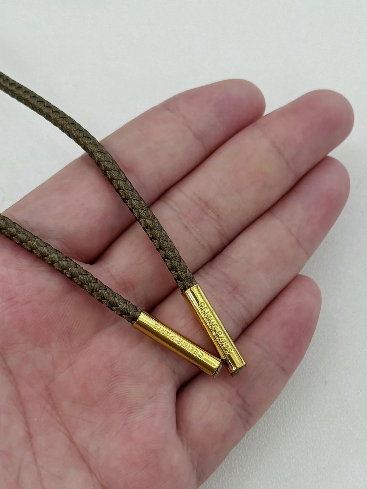 셀린느 라이트웨이트 나일론 크롭 트리옹프 다운 재킷