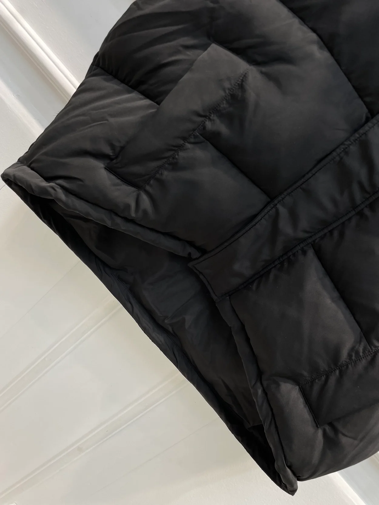 발렌시아가 폴리티컬 캠페인 코쿤 푸퍼 질레