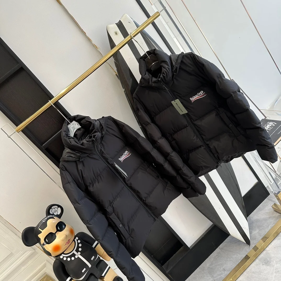 발렌시아가 폴리티컬 캠페인 C-SHAPE 푸퍼 자켓