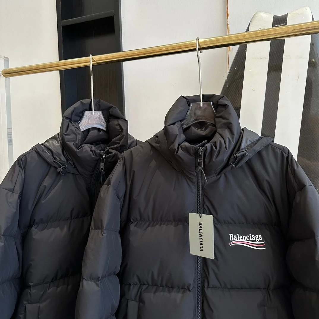 발렌시아가 폴리티컬 캠페인 C-SHAPE 푸퍼 자켓