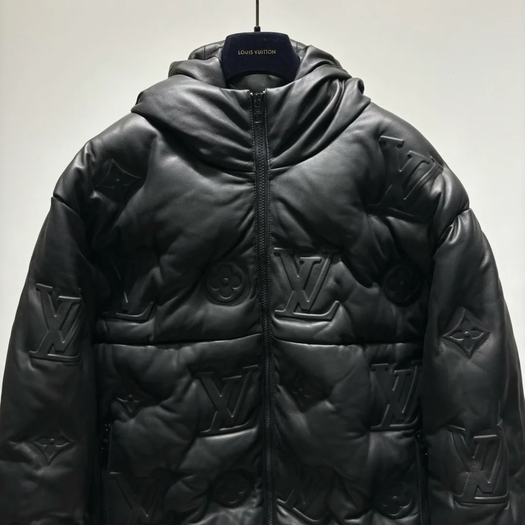 루이비통 모노그램 레더 후드 다운 자켓