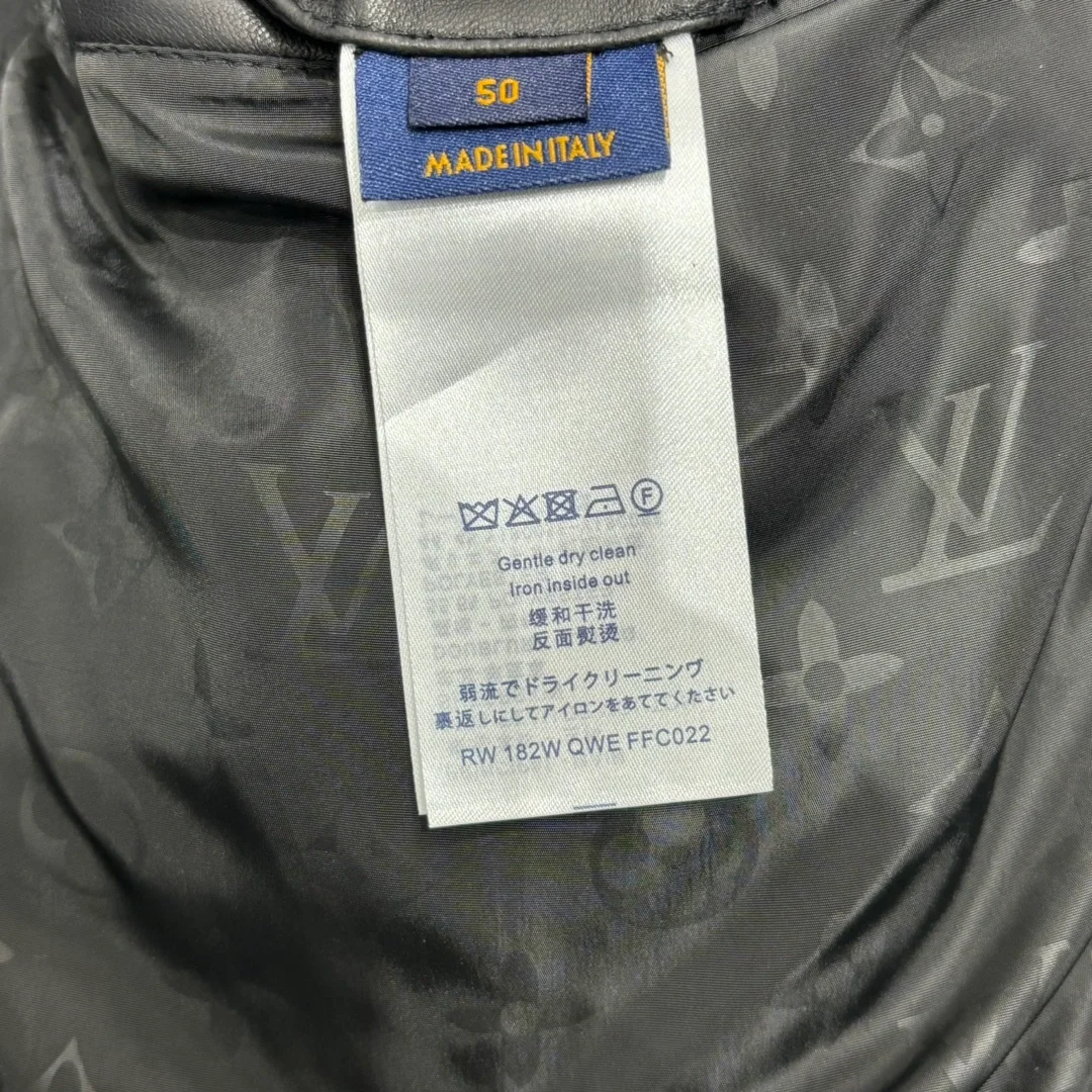 루이비통 모노그램 레더 후드 다운 자켓