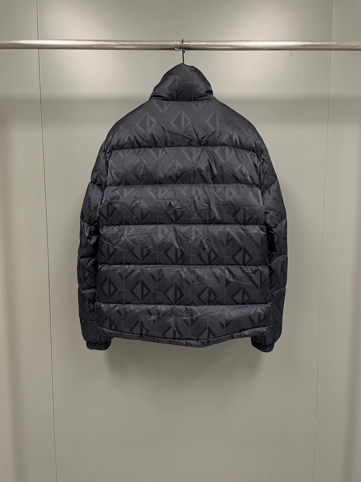 디올 다이아몬드 미라쥬 다운 자켓