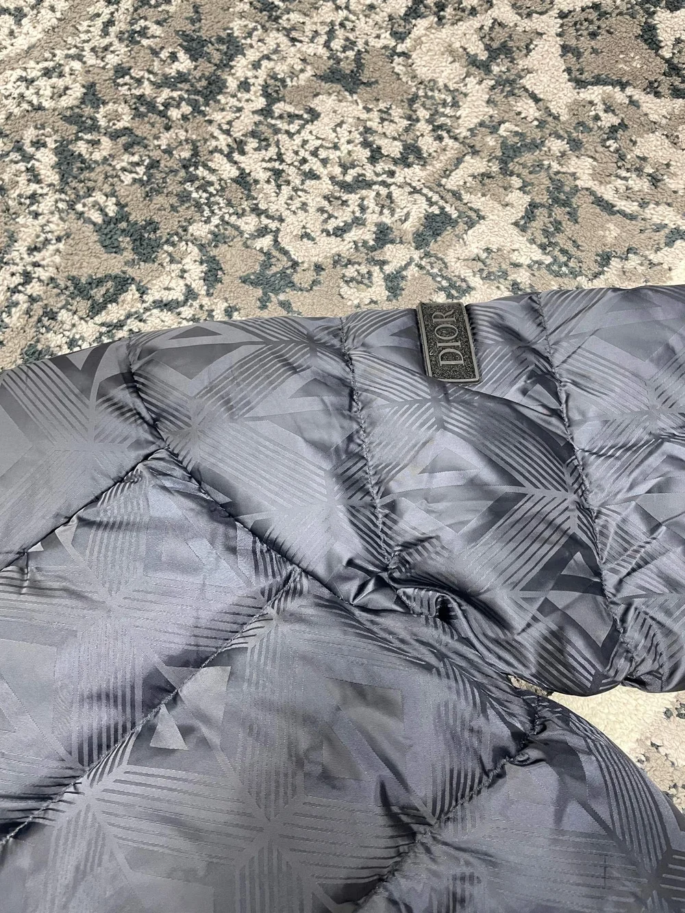 디올 다이아몬드 미라쥬 다운 자켓