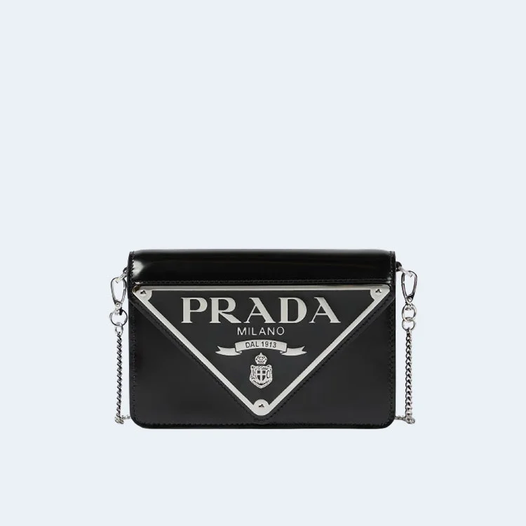 프라다 브러쉬드 레더 숄더백 블랙