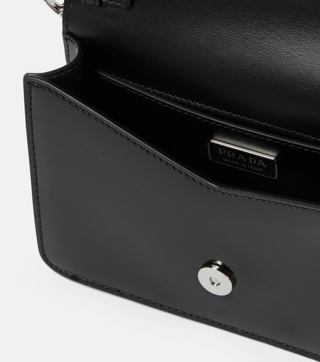 프라다 브러쉬드 레더 숄더백 블랙
