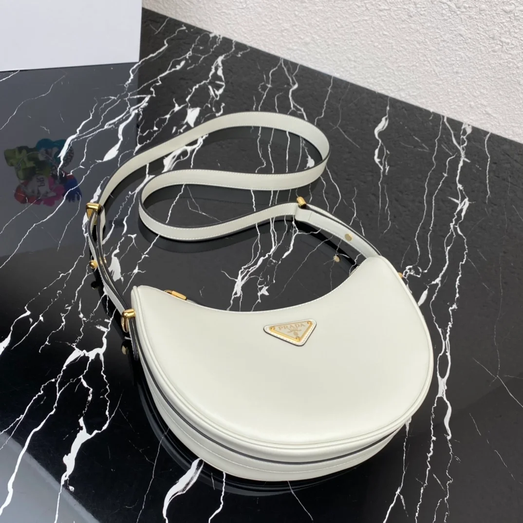 프라다 아르케 레더 숄더백 화이트
