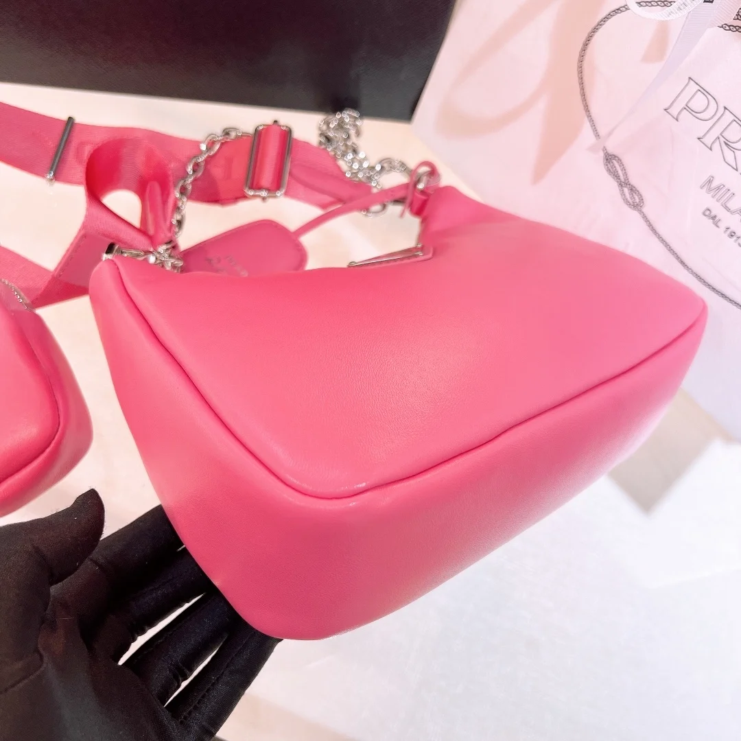 프라다 리에디션 패딩 나파 레더 숄더백 핑크
