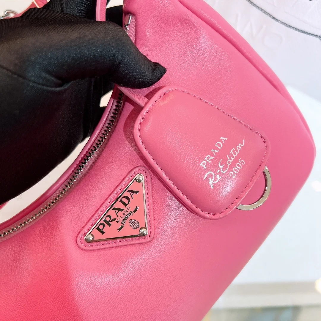 프라다 리에디션 패딩 나파 레더 숄더백 핑크