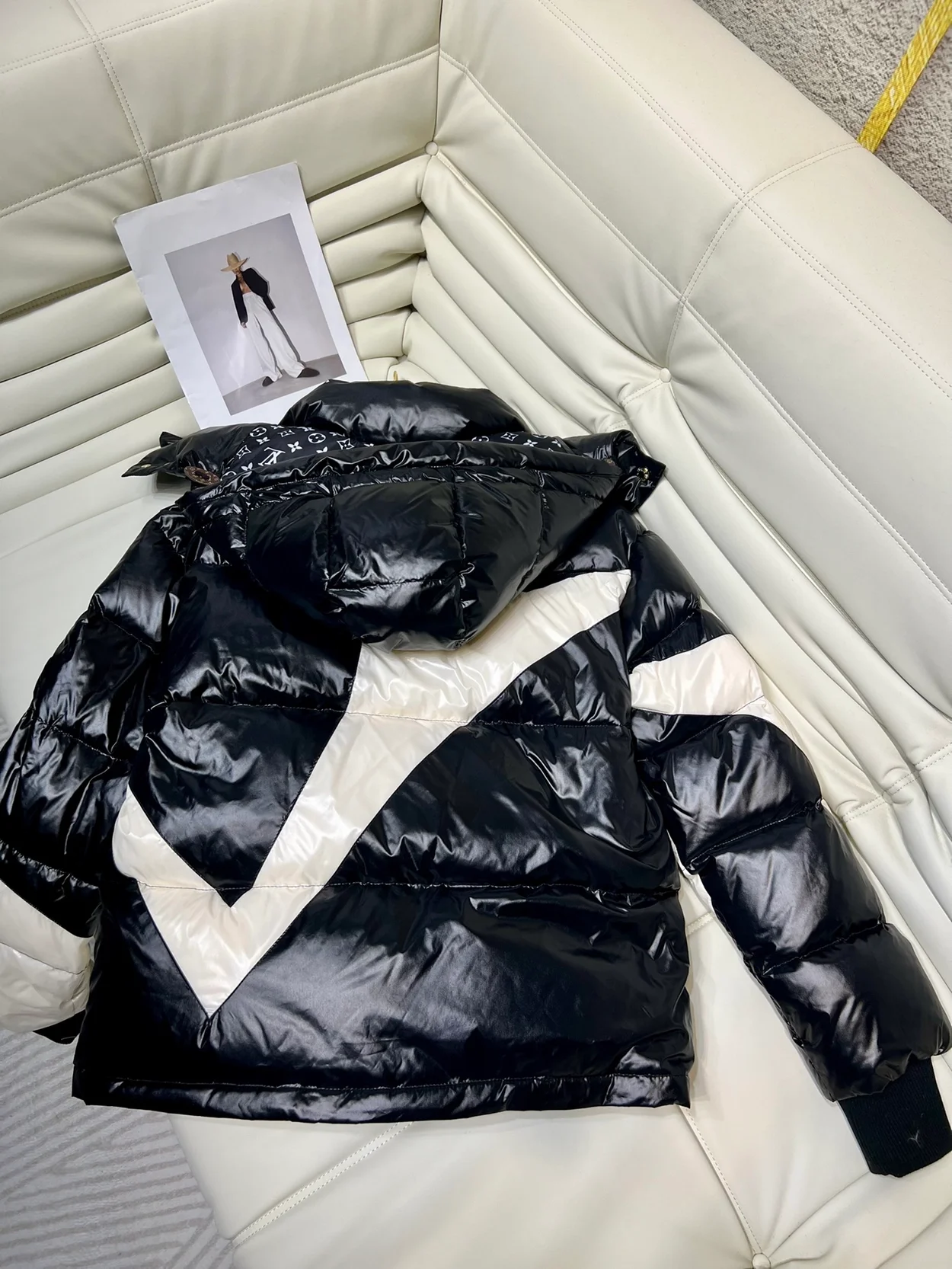 루이비통 앱스트랙트 모노그램 플라워 푸퍼 자켓 1AC0IT