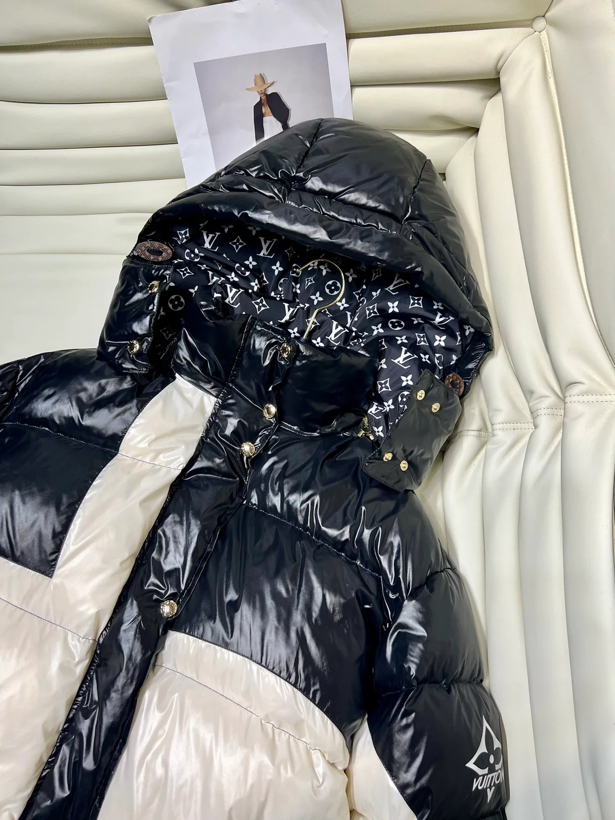 루이비통 앱스트랙트 모노그램 플라워 푸퍼 자켓 1AC0IT