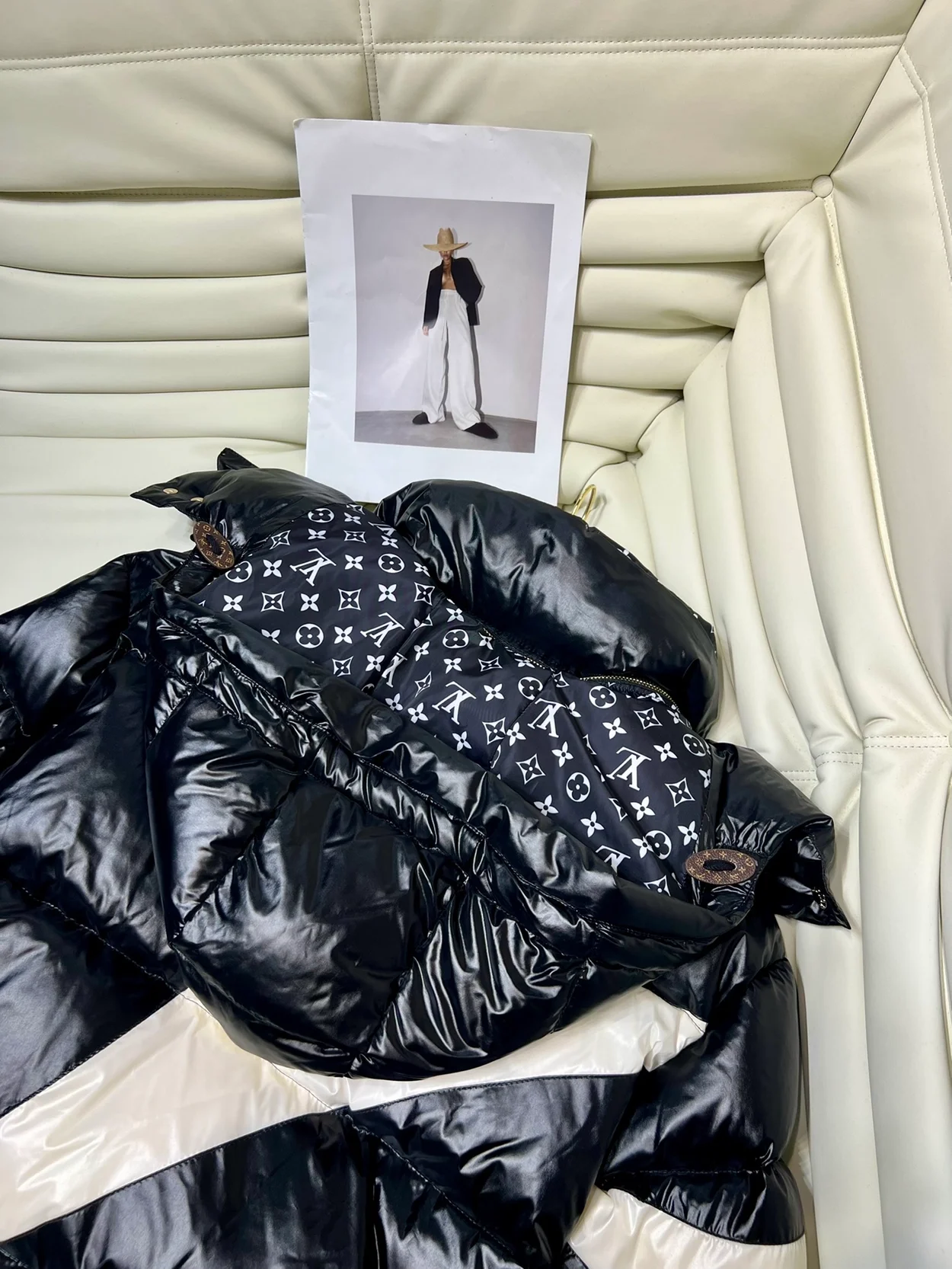 루이비통 앱스트랙트 모노그램 플라워 푸퍼 자켓 1AC0IT