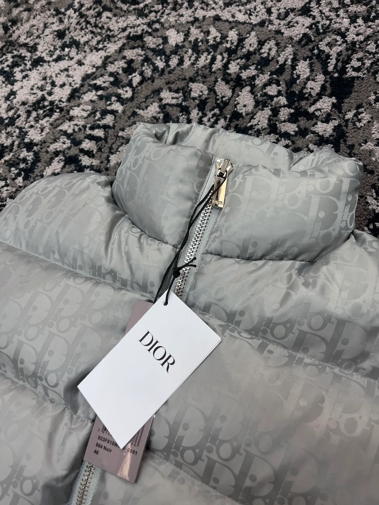 디올 오블리크 다운 패딩 베스트 화이트