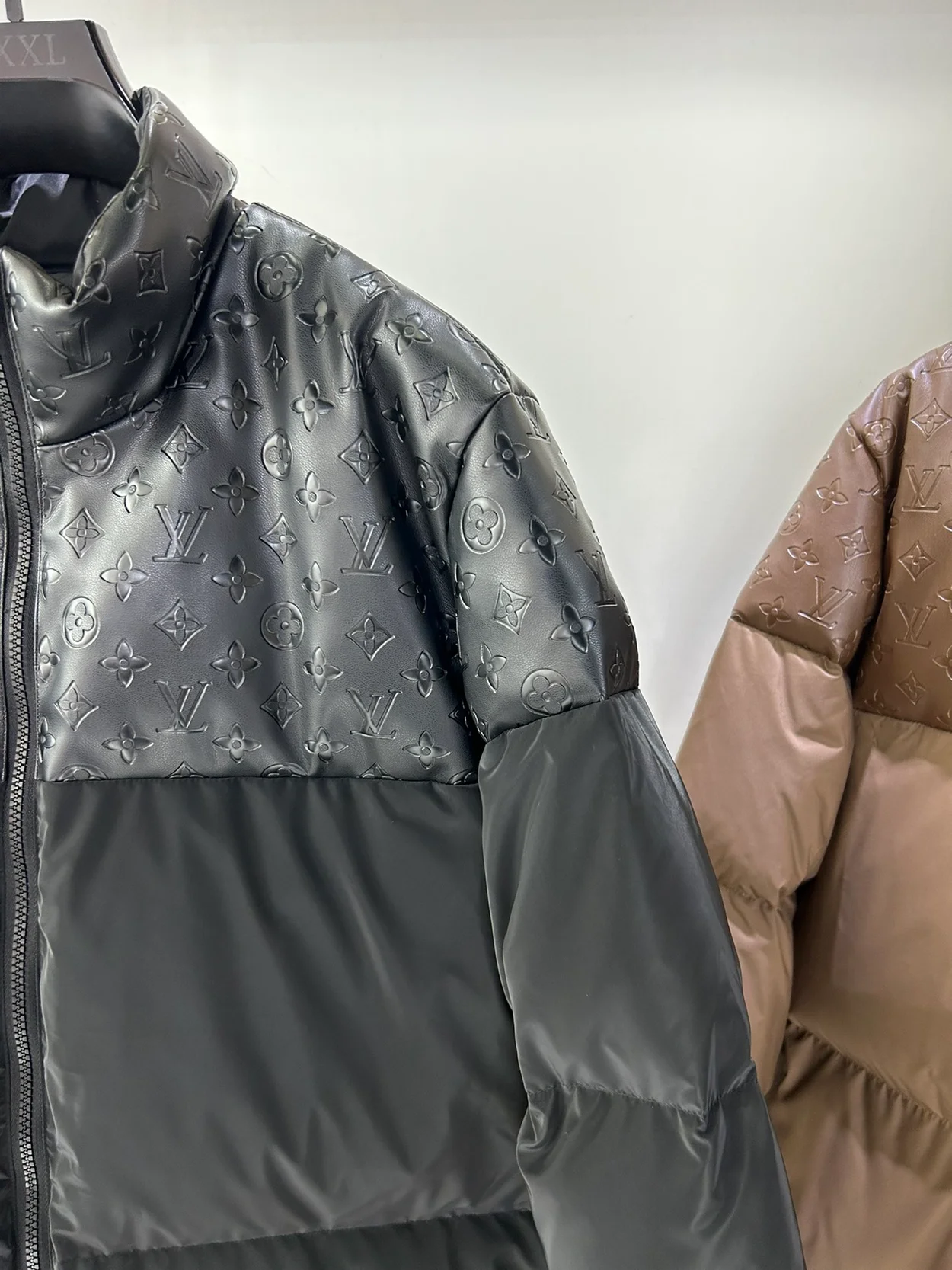 루이비통 오버사이즈드 푸퍼 자켓 1ABZFN