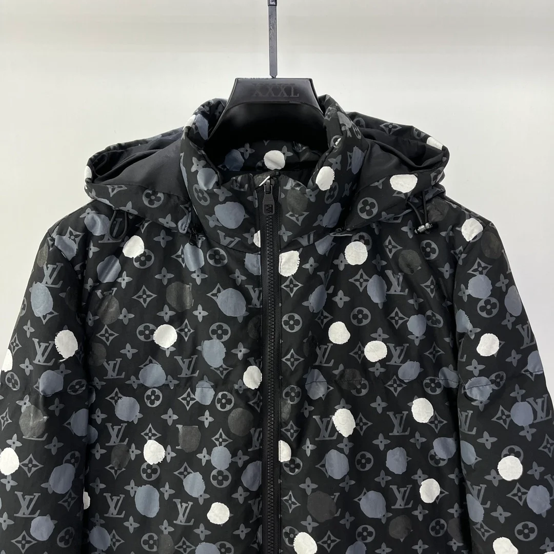 루이비통 x YK 모노그램 페인티드 도트 다운 블루종 1ABBGO