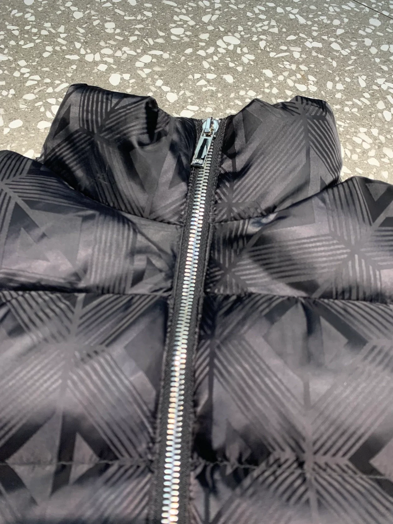 디올 다이아몬드 미라쥬 스키 캡슐 다운 재킷