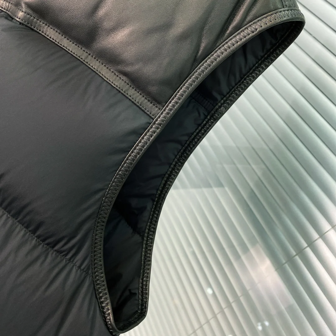 톰포드 나일론 레더 다운 필드 베스트