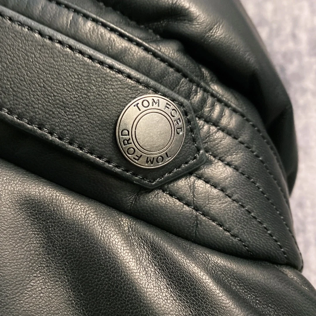 톰포드 나일론 레더 다운 필드 베스트