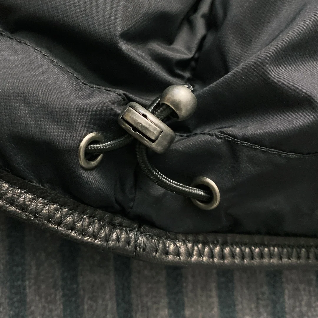 톰포드 나일론 레더 다운 필드 베스트