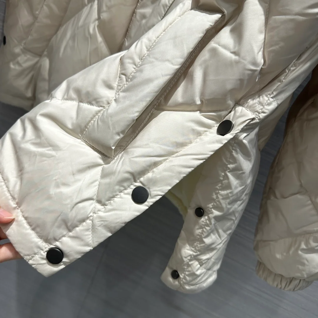 브루넬로 쿠치넬리 프레스 스터드 퀄팅 화이트 자켓