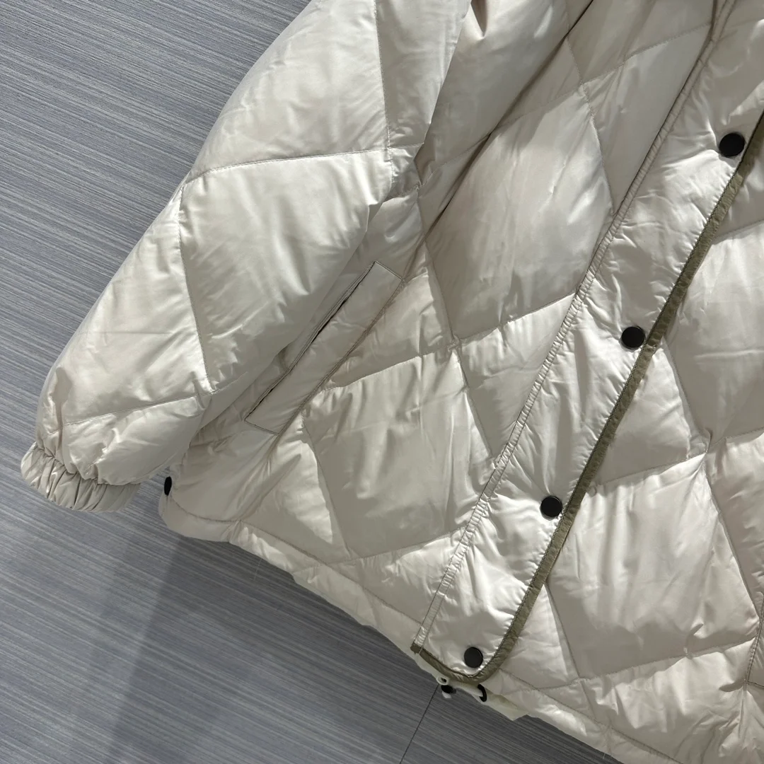 브루넬로 쿠치넬리 프레스 스터드 퀄팅 화이트 자켓