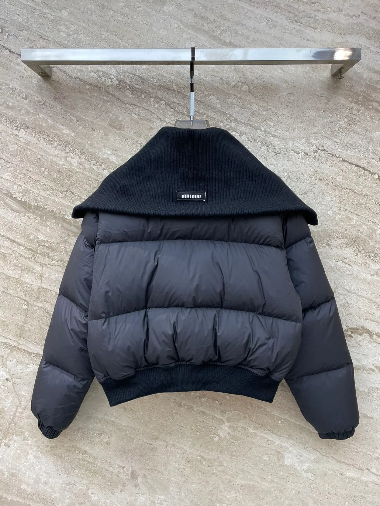 미우미우 크롭 다운 자켓