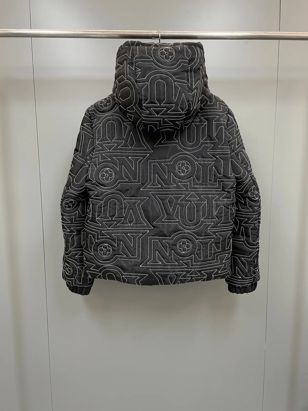 루이비통 울오버 스노우 다운 자켓