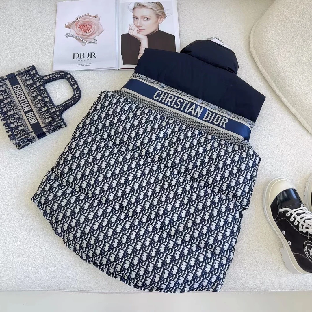 디올 리버시블 슬리브리스 다운 자켓