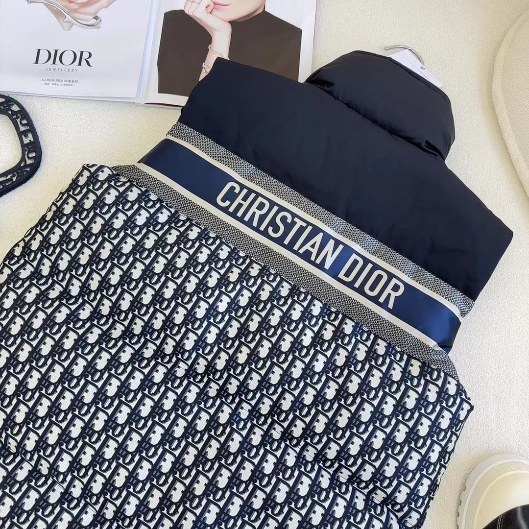 디올 리버시블 슬리브리스 다운 자켓