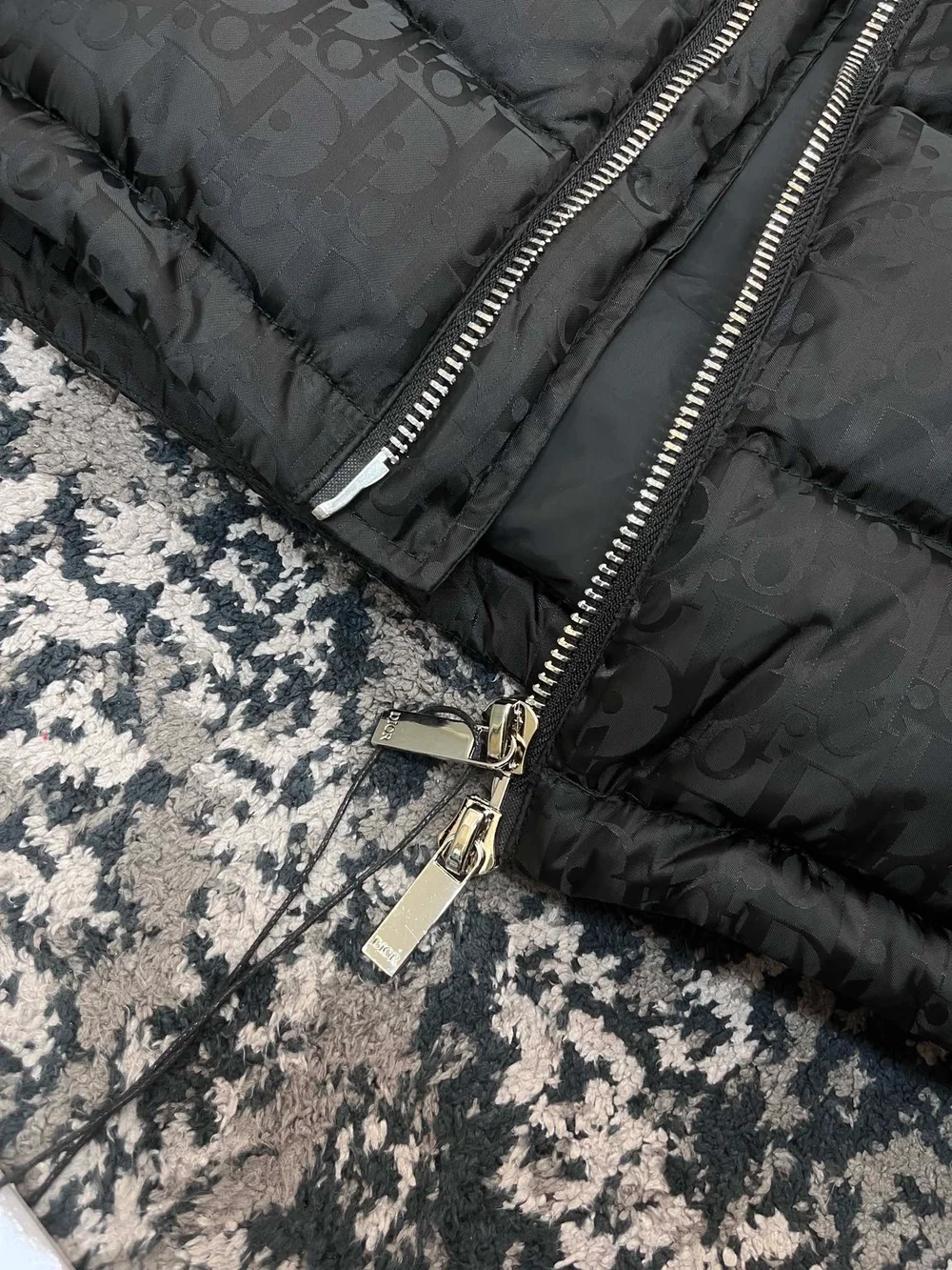 디올 오블리크 다운 패딩 베스트 블랙