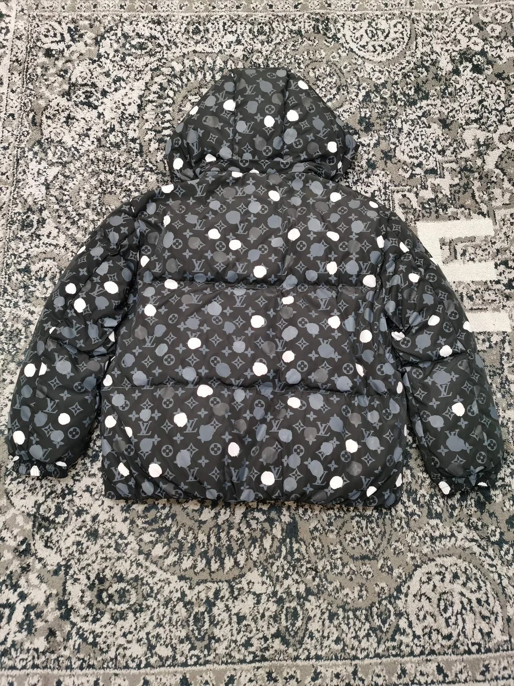 루이비통 YK 모노그램 페인티드 도트 자켓