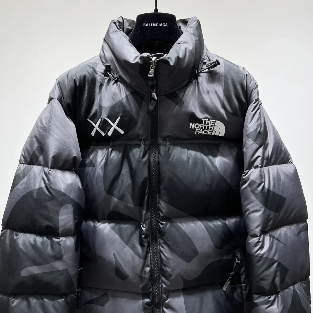 노스페이스 X 카우스 히말라야 패딩