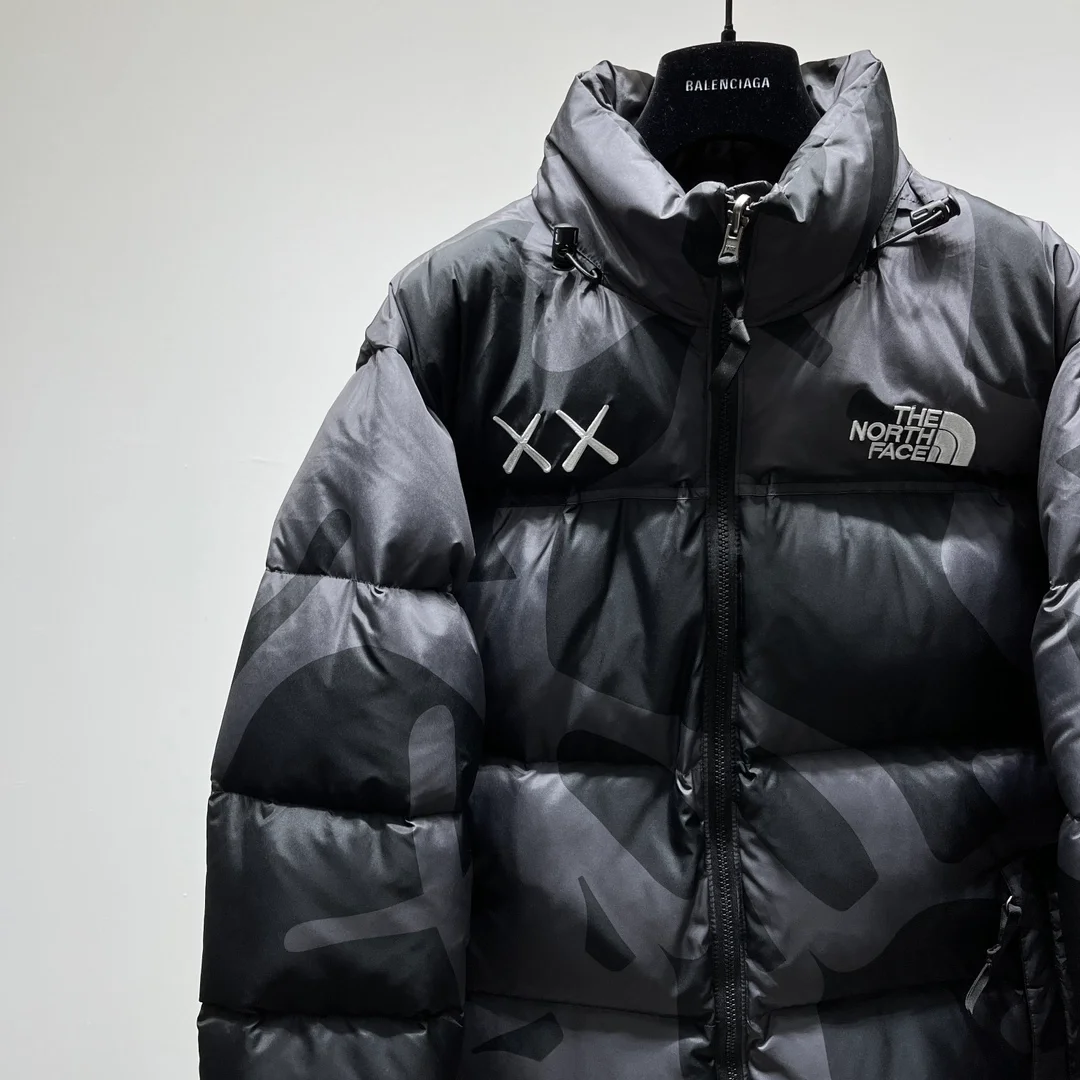 노스페이스 X 카우스 히말라야 패딩