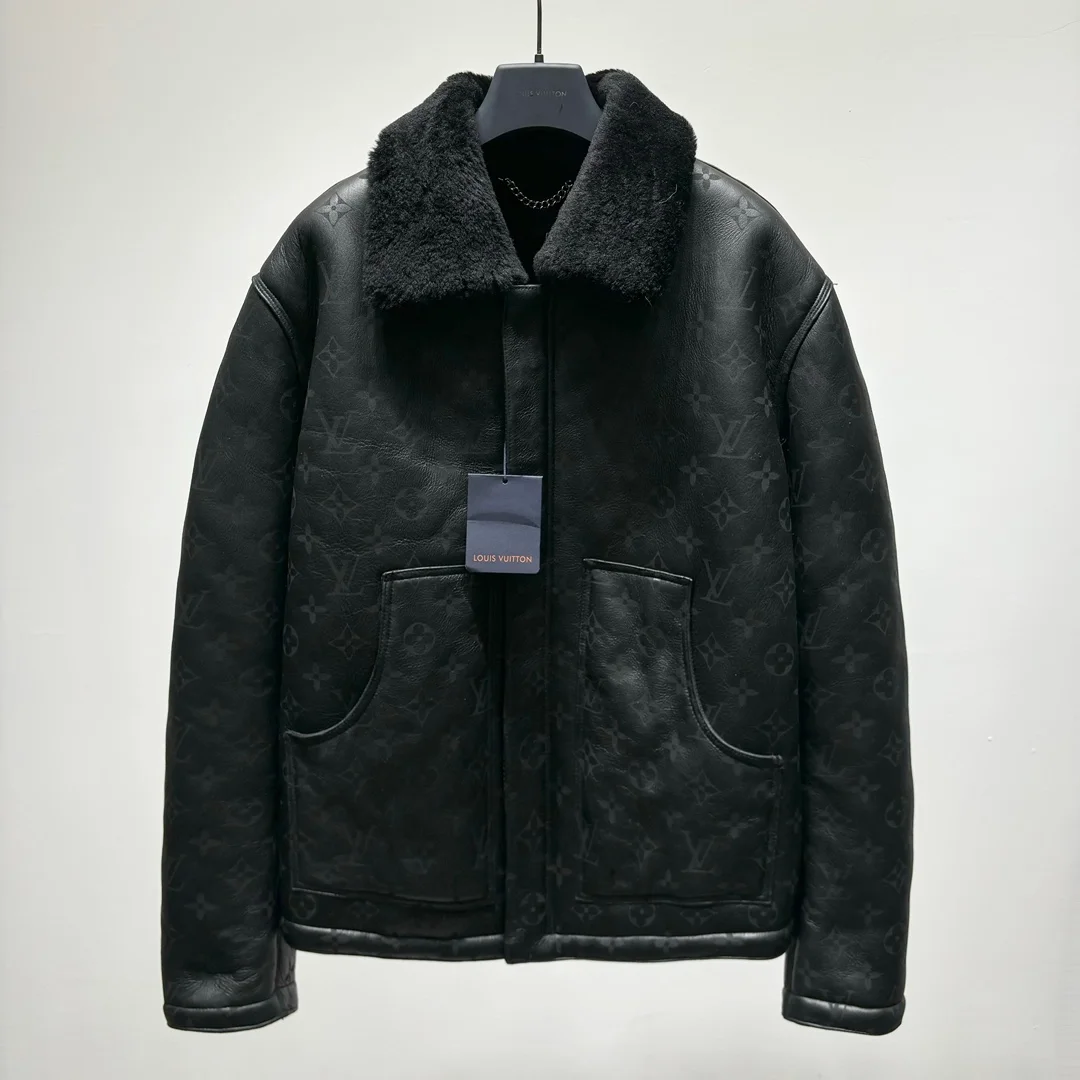 루이비통 시어링 엠보스트 모노그램 자켓