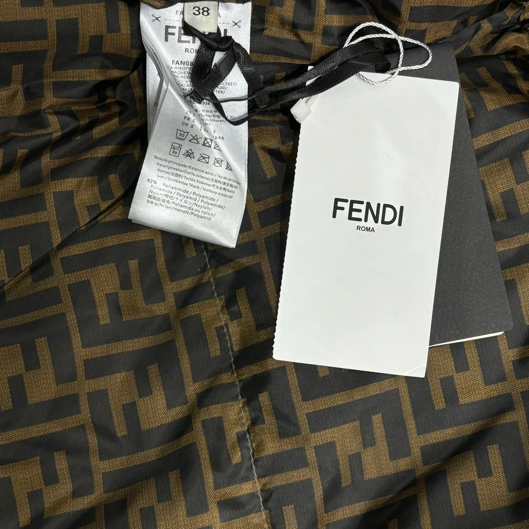 펜디 테크니컬 패브릭 다운 패딩 자켓