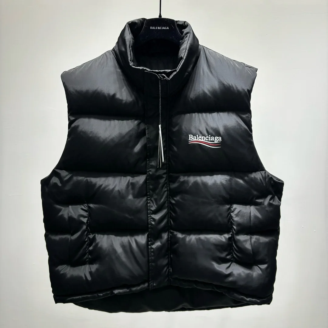 발렌시아가 폴리티컬 푸퍼 베스트