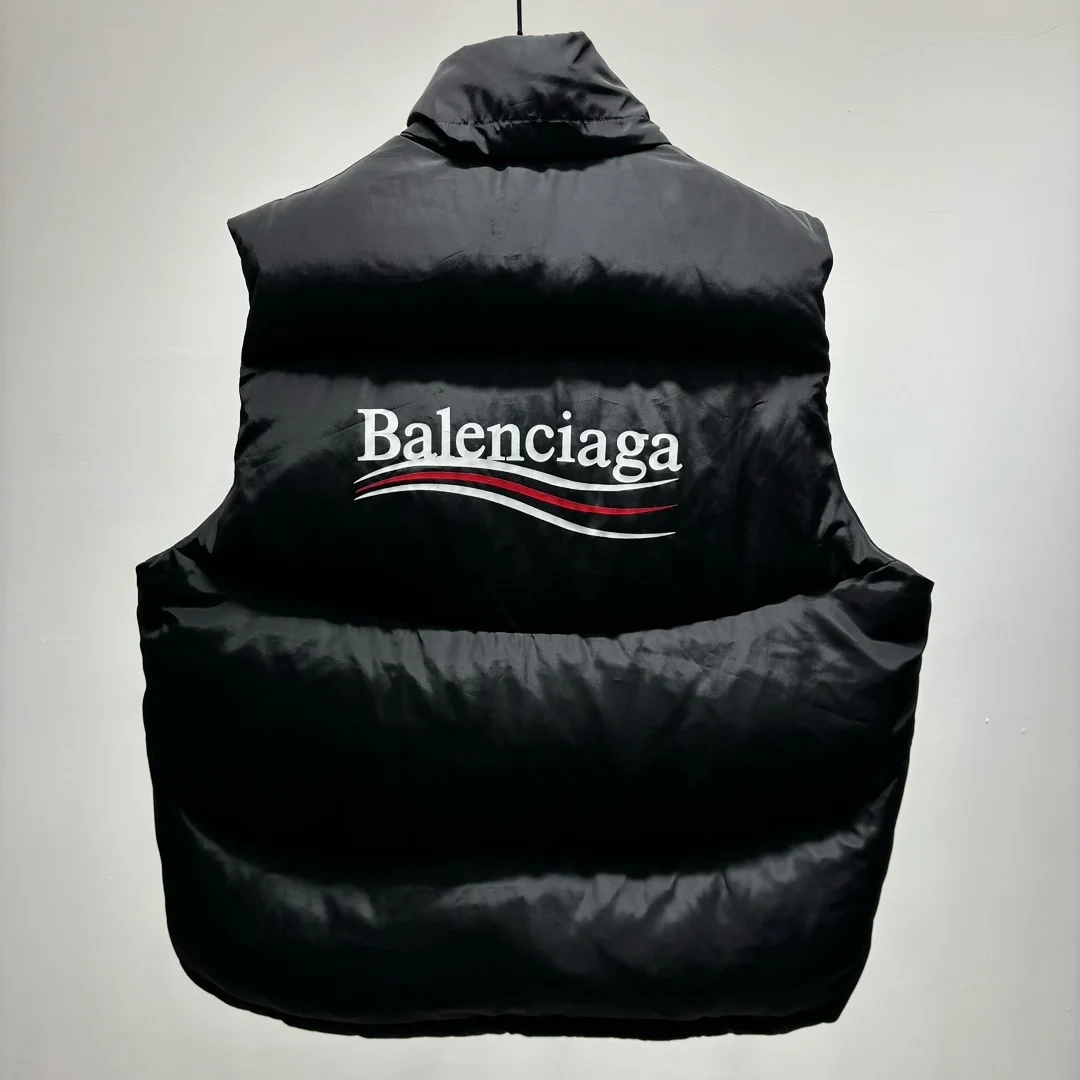 발렌시아가 폴리티컬 푸퍼 베스트