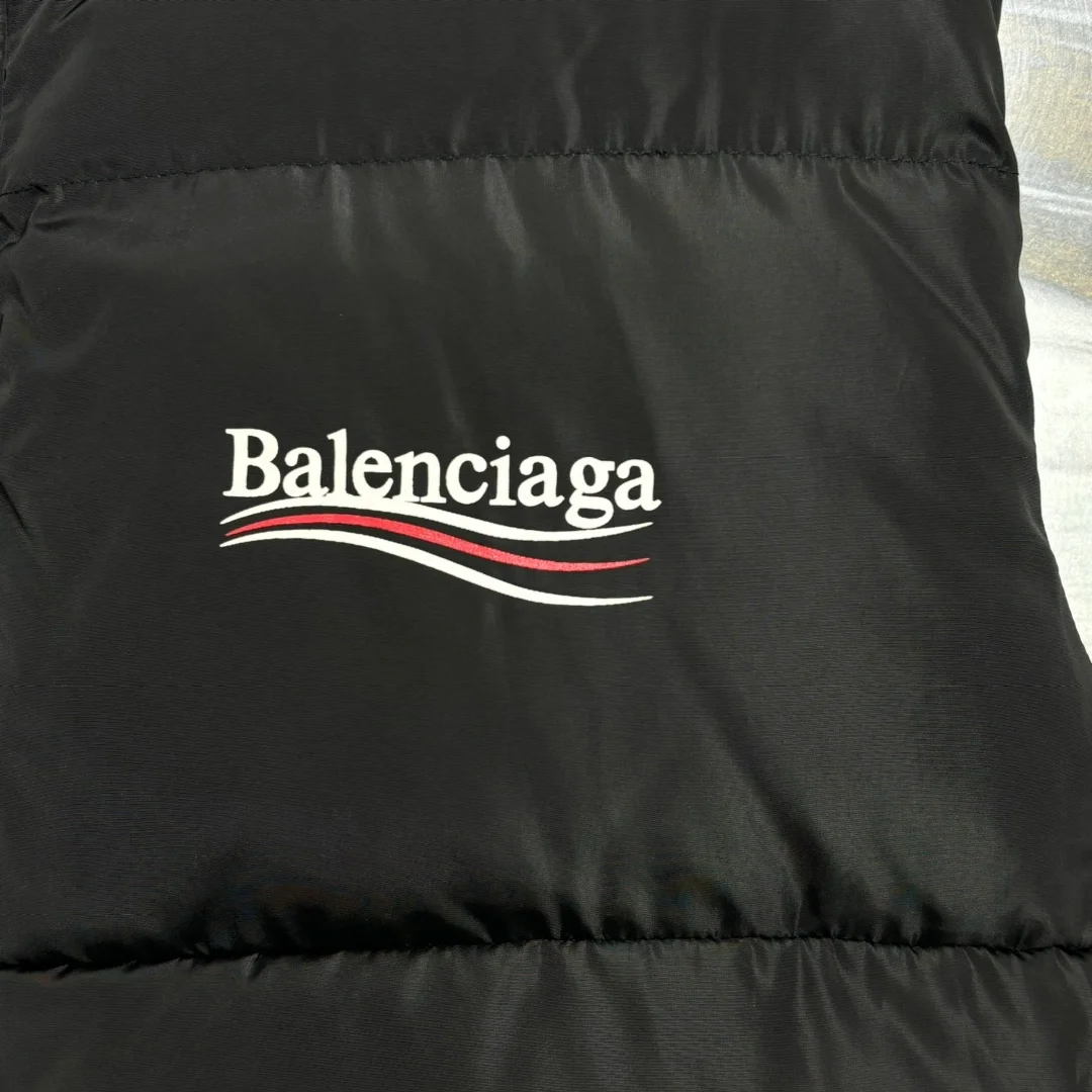 발렌시아가 폴리티컬 푸퍼 베스트