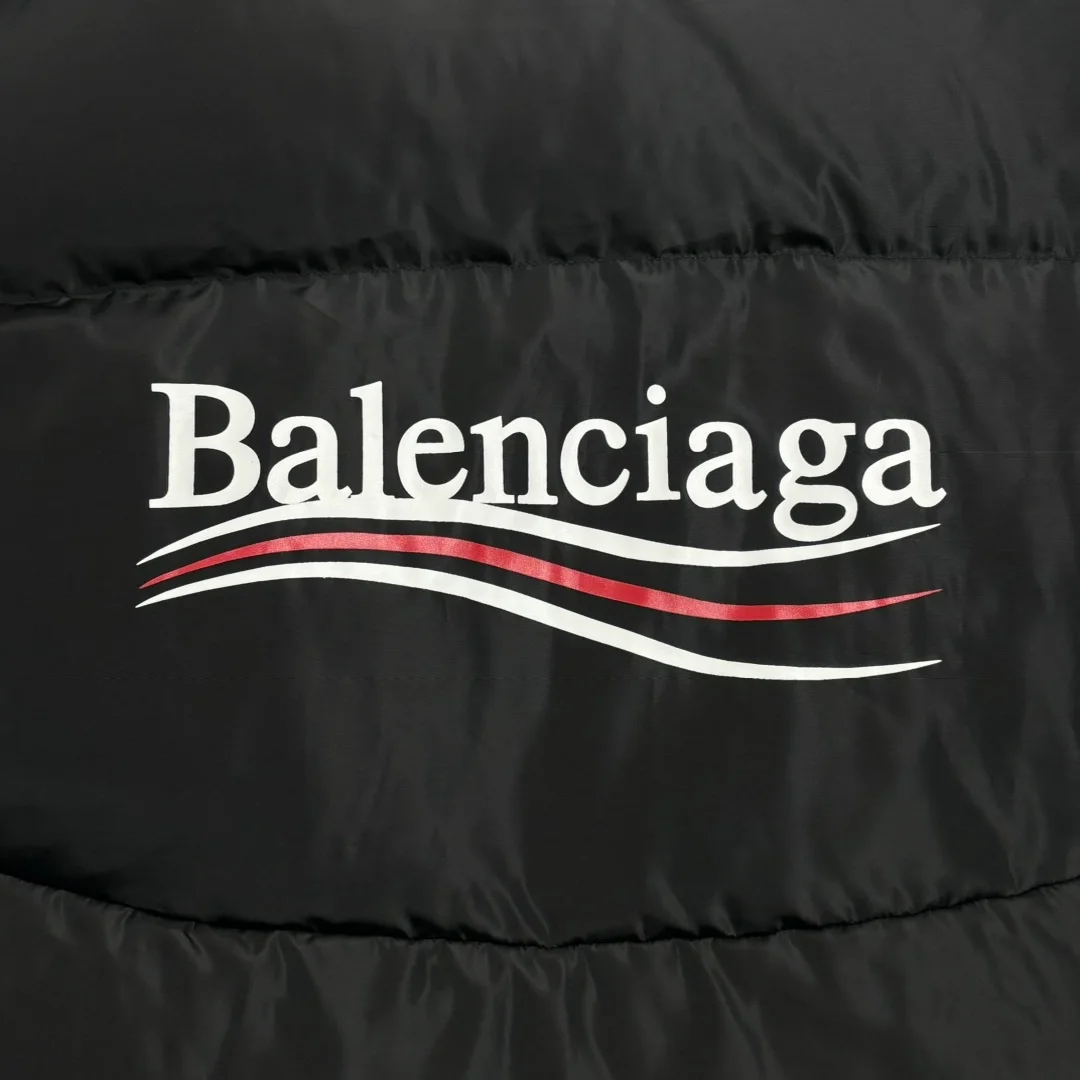 발렌시아가 폴리티컬 푸퍼 베스트