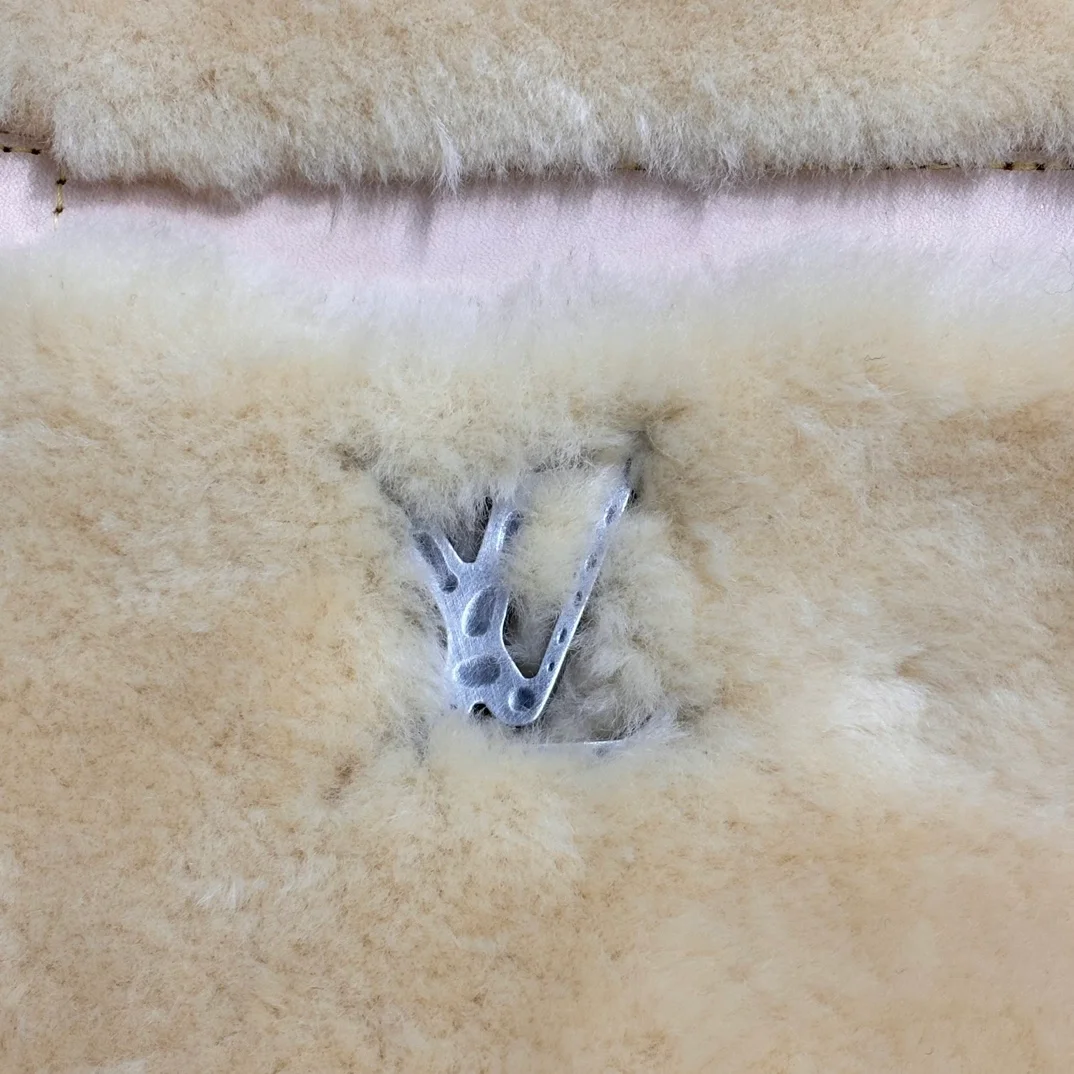 루이비통 시어링 다운 블루종