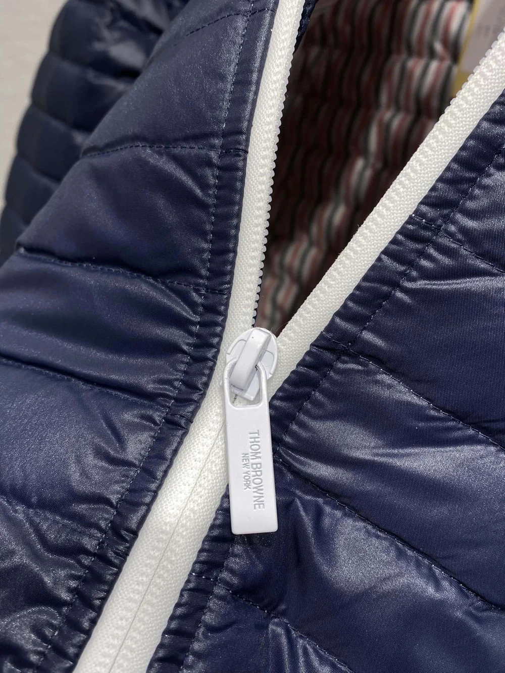 톰브라운 새틴 피니시 테크 자켓