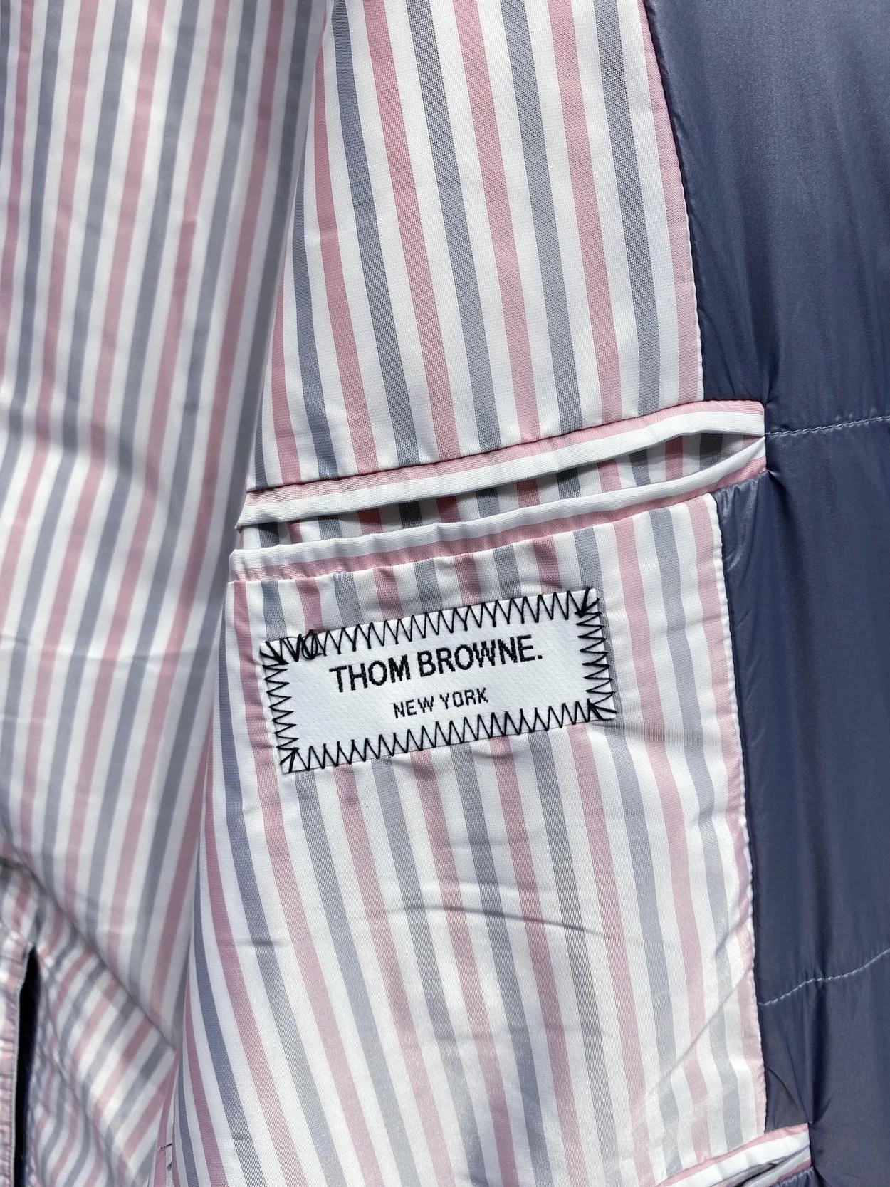 톰브라운 4-바 나일론 다운 코트 그레이