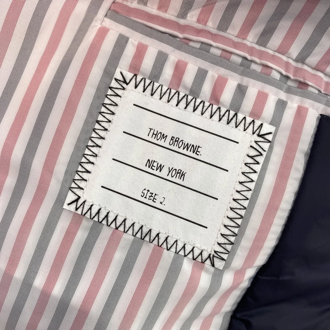 톰브라운 네이비 매트 나일론 4바 다운 자켓