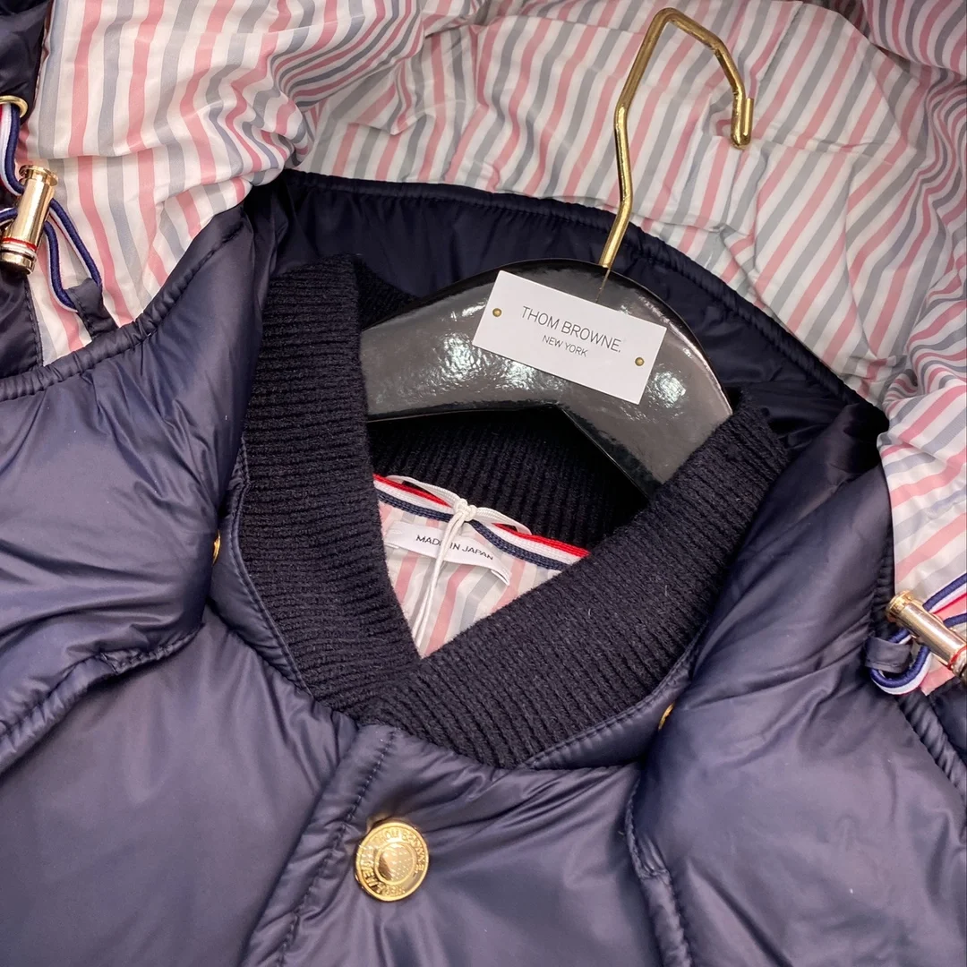 톰브라운 네이비 매트 나일론 4바 다운 자켓