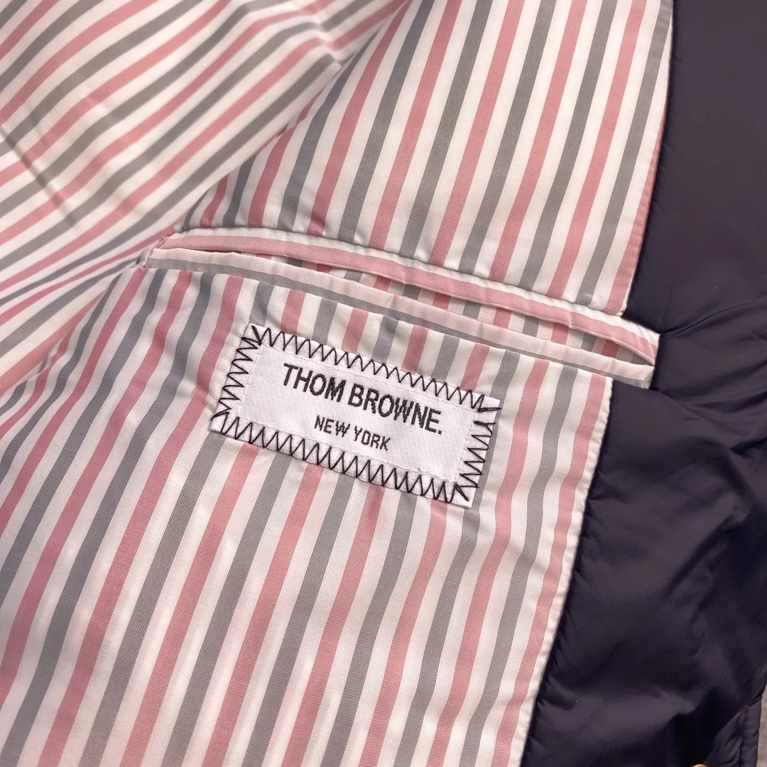 톰브라운 네이비 매트 나일론 4바 다운 자켓